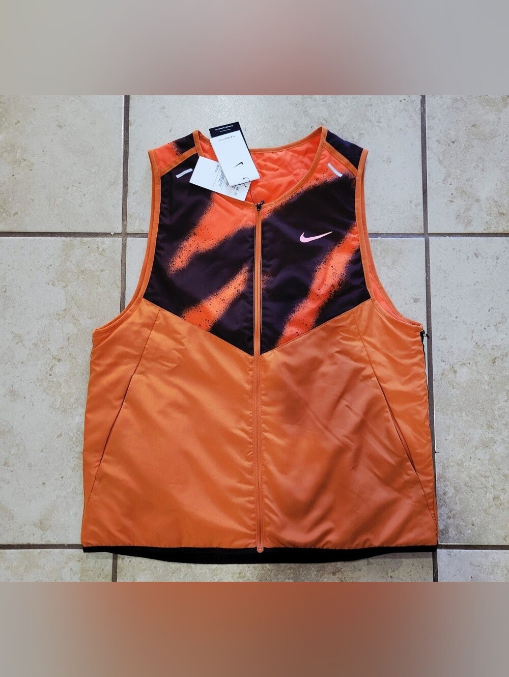 Nike Therma-FIT Repel Wild Run Reversible Men's L large Synthetic-Fill orange